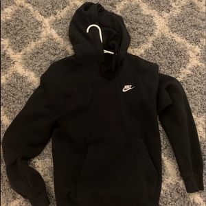 black nike sweatshirt
